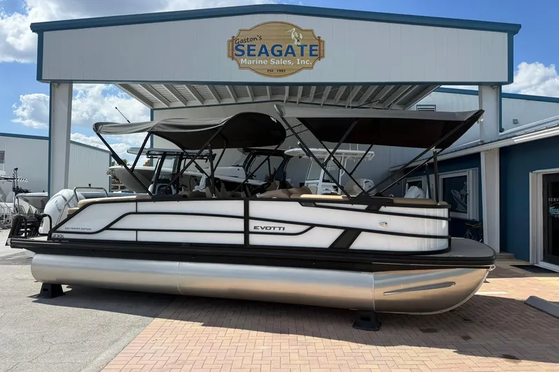 The Image of 2026 Evotti 523QL pontoon boat at Gaston's Seagate Marine Sales. - 1
