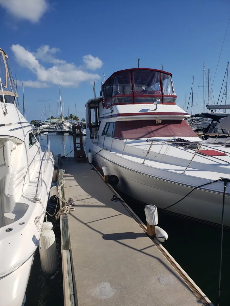 Slide: The Image of Sea Ray Aft Cabin 1989 - 4