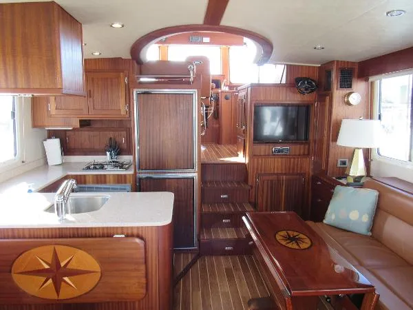 Slide: The Image of American Tug 435 Stabilized 2013 - 2