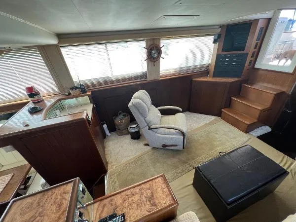 Slide: The Image of Hatteras Motor Yacht 1990 - 11