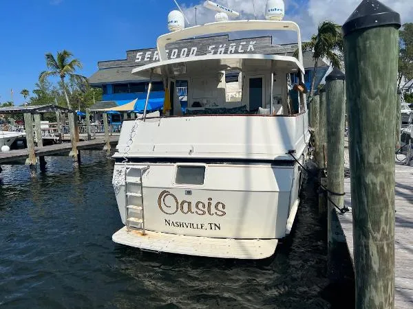Slide: The Image of Hatteras Motor Yacht 1990 - 2