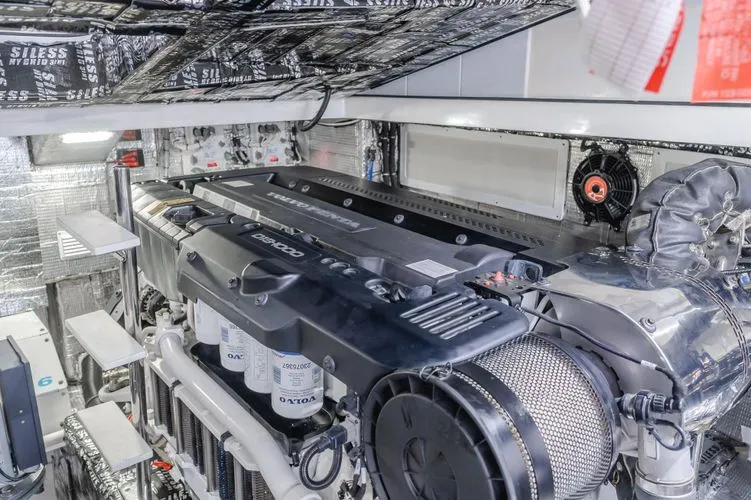 Slide: The Image of 2023 Mag Bay 42 Express - Image 58 - 58