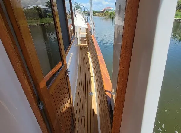 Slide: The Image of Kadey-Krogen 42 Pilothouse 1995 - 5