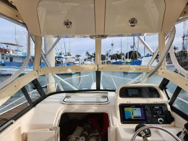 Slide: The Image of Grady-White Seafarer 228 2018 - 8
