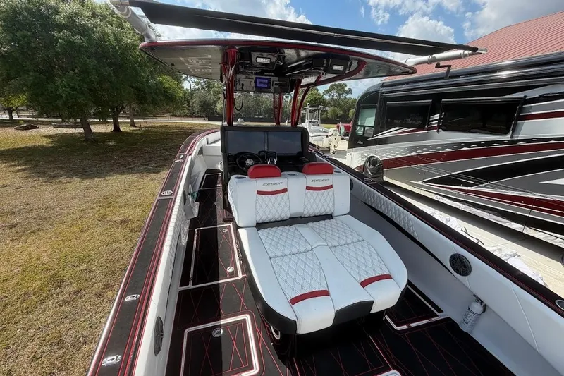 Slide: The Image of 2018 Statement 380 Open boat with luxurious seating and modern design. - 9