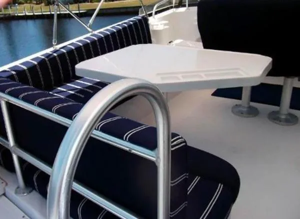 Slide: The Image of Mainship 430 Trawler 2000 - 5