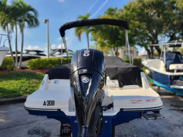 Slide: The Image of Bayliner VR6 Bowrider OB 2018 - 2
