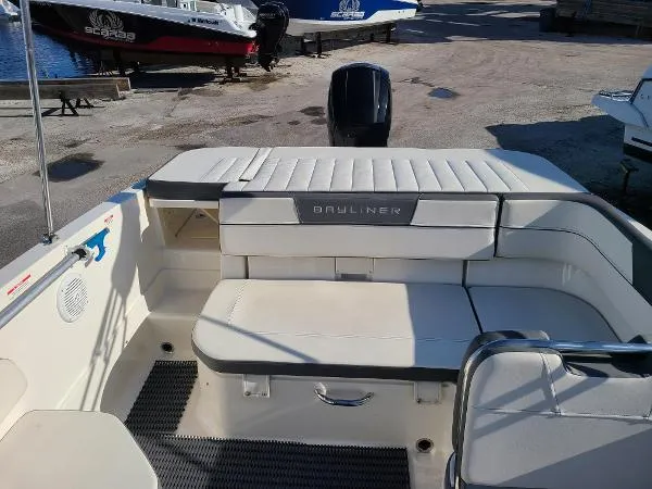 Slide: The Image of Bayliner VR6 Bowrider OB 2018 - 9