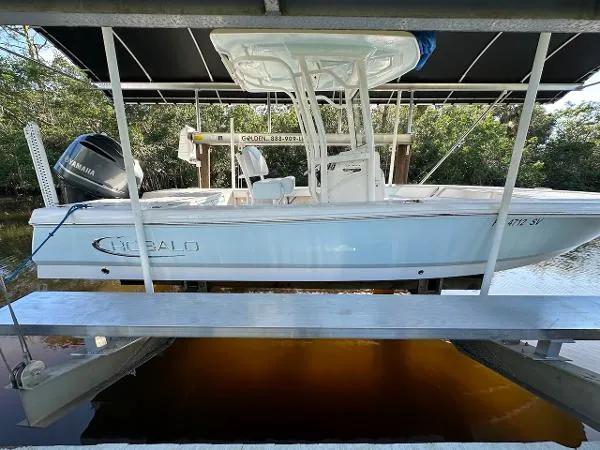 Slide: The Image of Robalo 246 Cayman 2020 - 2