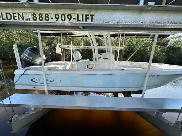 Slide: The Image of Robalo 246 Cayman 2020 - 3