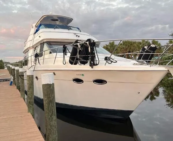 Slide: The Image of Carver Yachts 53 Voyager 2005 - 7