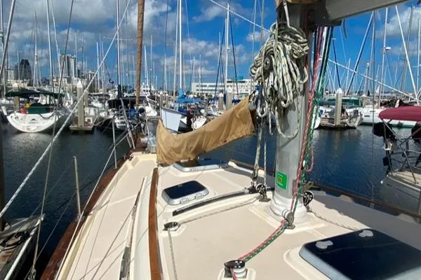 Slide: The Image of Island Packet 32 1990 - 11