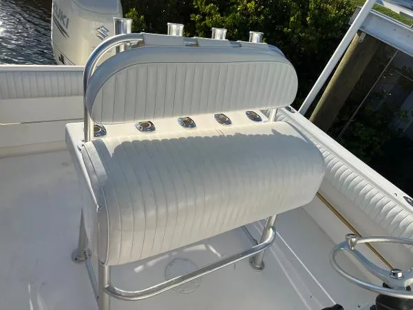 Slide: The Image of Regulator Marine 23 Center Console 2005 - 10