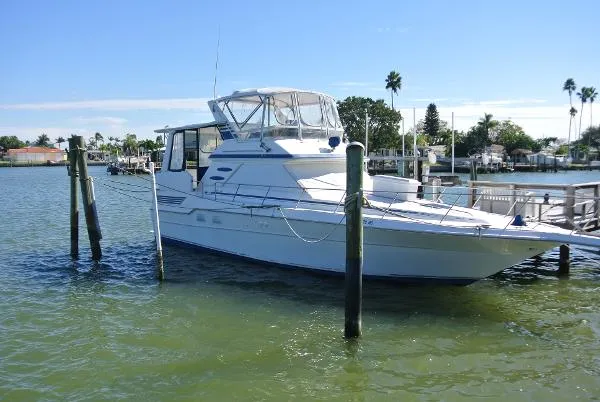 Slide: The Image of Sea Ray 440 Aft Cabin 1990 - 0