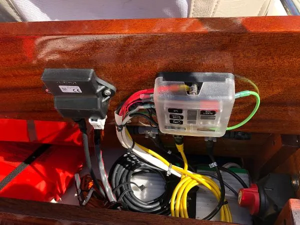 Slide: The Image of Boston Whaler Super Sport 15 1986 - 10