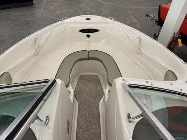 Slide: The Image of Sea Ray 185 Sport 2005 - 17