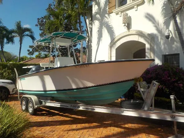 Slide: The Image of Contender 21 Center Console 2005 - 0