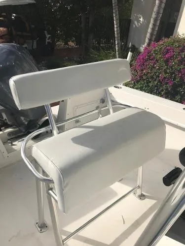 Slide: The Image of Contender 21 Center Console 2005 - 5