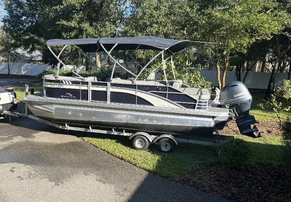 Slide: The Image of Bennington SX21 Tri Toon Salt Water 2022 - 0