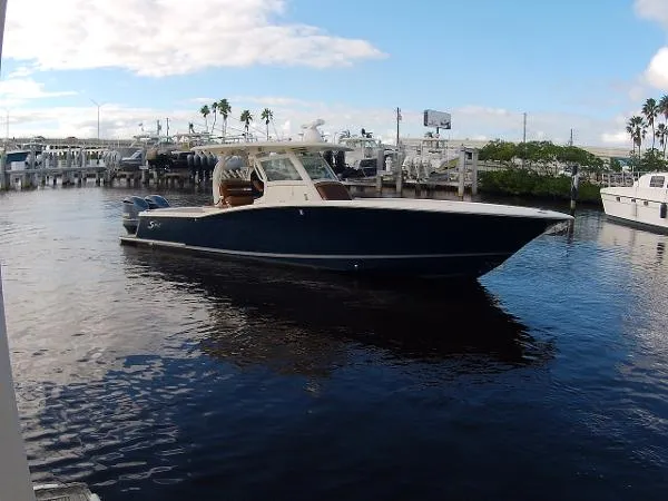 Slide: The Image of Scout 350 LXF 2015 - 10