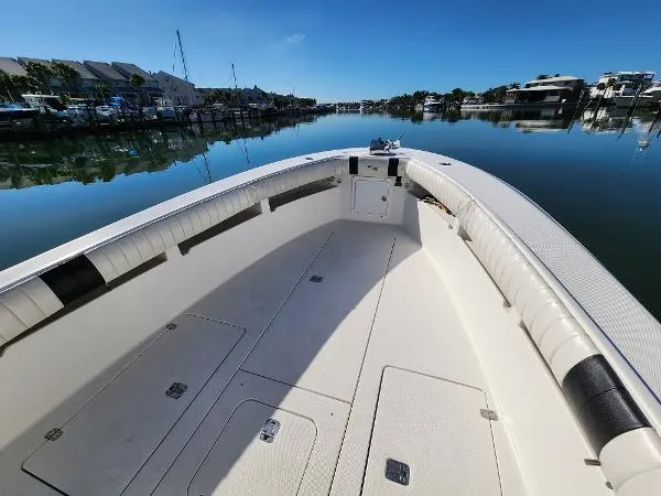 Slide: The Image of SeaVee 32B Center Console 2008 - 6