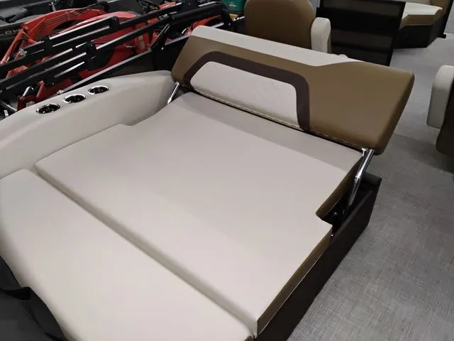 Slide: The Image of Lowe SS230DHCL 2026 - 5