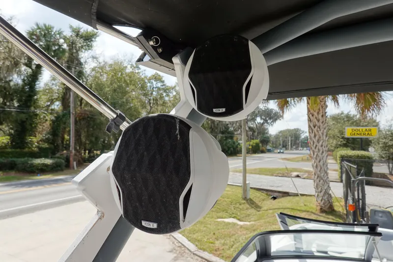 Slide: The Image of 2022 Malibu Wakesetter 23 MXZ boat speakers with outdoor scenery. - 39