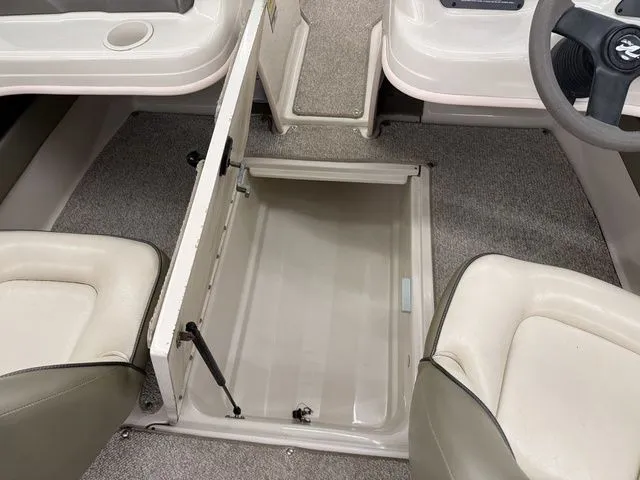 Slide: The Image of Sea Ray 185 Sport 2005 - 16