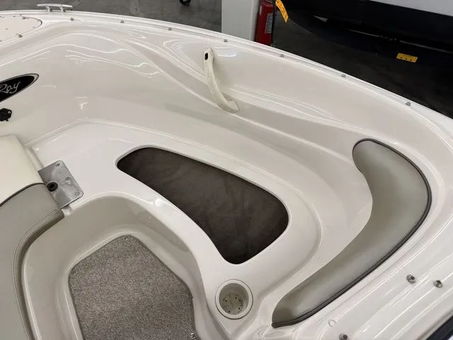 Slide: The Image of Sea Ray 185 Sport 2005 - 21