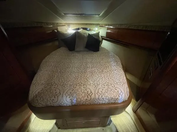 Slide: The Image of Sea Ray 420 Sundancer 2005 - 6