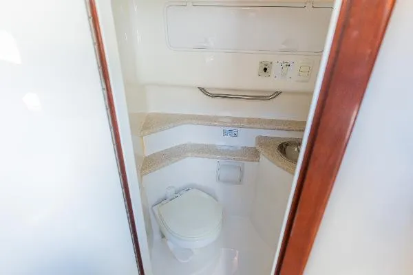 Slide: The Image of Fountain 33 Sportfish Cruiser 2009 - 9