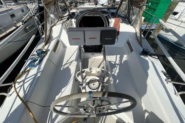 Slide: The Image of Catalina 30 MkIII 1998 - 6
