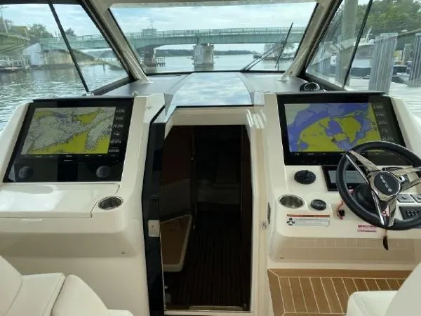 Slide: The Image of Scout 530 LXF 2021 - 11
