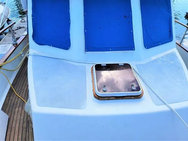 Slide: The Image of Marine Trader 38 Sundeck 1984 - 5