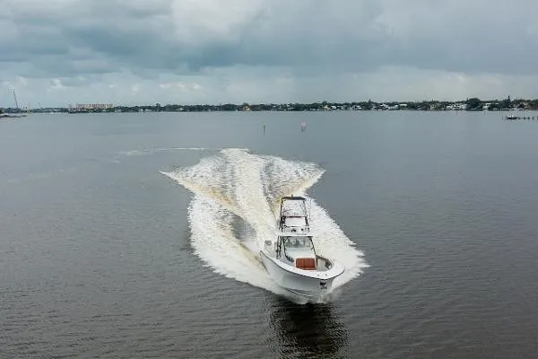 Slide: The Image of Yellowfin 42CC 2008 - 11