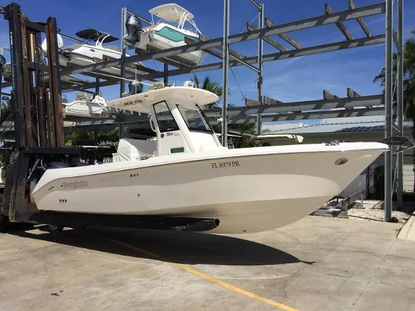 Slide: The Image of Everglades 255 Center Console 2014 - 1