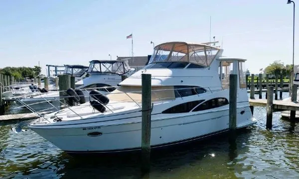 Slide: The Image of Carver Yachts 390 Motor Yacht 2005 - 1