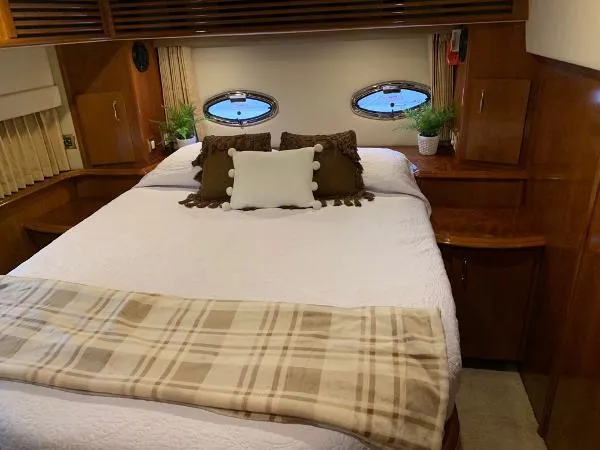 Slide: The Image of Carver Yachts 390 Motor Yacht 2005 - 11
