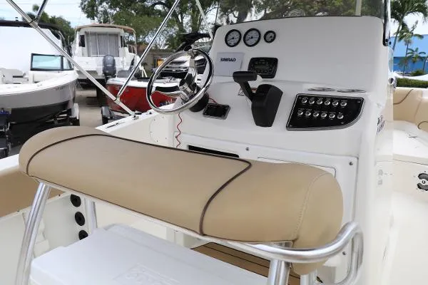 Slide: The Image of NauticStar 2102 Legacy 2020 - 11