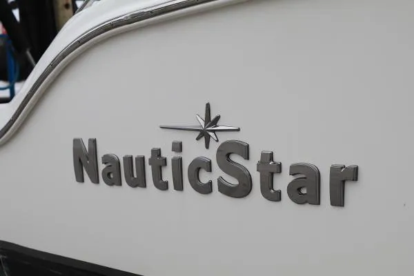Slide: The Image of NauticStar 2102 Legacy 2020 - 8