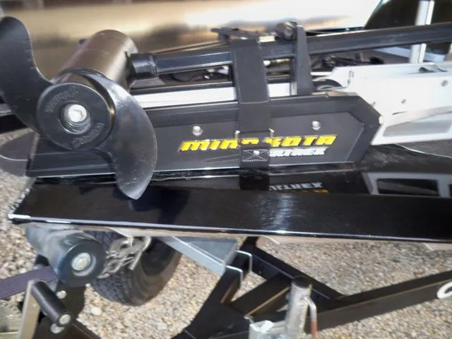 Slide: The Image of Crestliner VT 17 2016 - 5