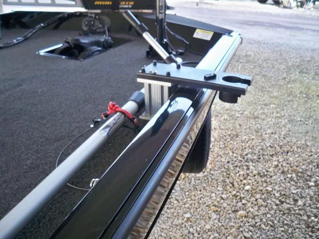 Slide: The Image of Crestliner VT 17 2016 - 7