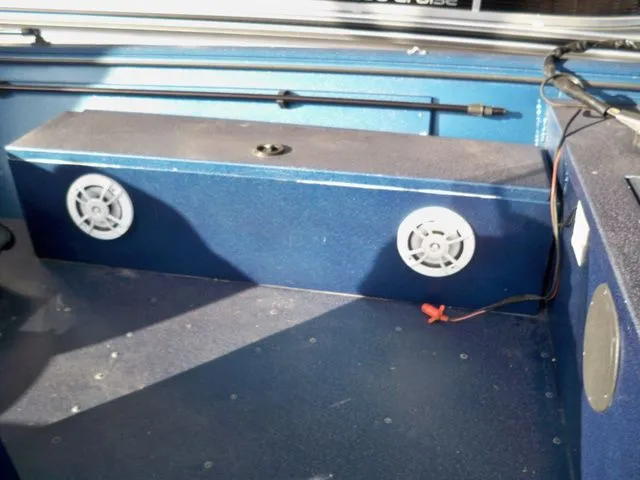 Slide: The Image of Lowe Roughneck 1860 SC Jet 2017 - 3