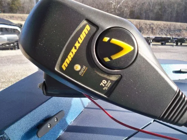 Slide: The Image of Lowe Roughneck 1860 SC Jet 2017 - 5