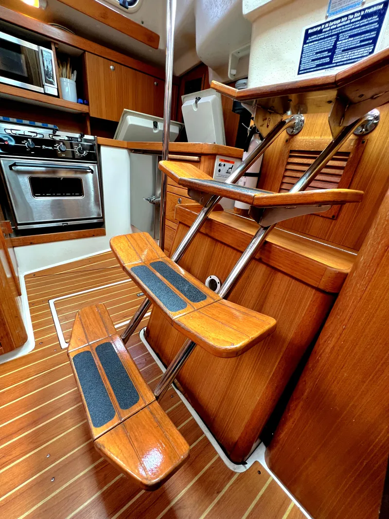 Slide: The Image of Catalina 350 MkII 2009 - 9