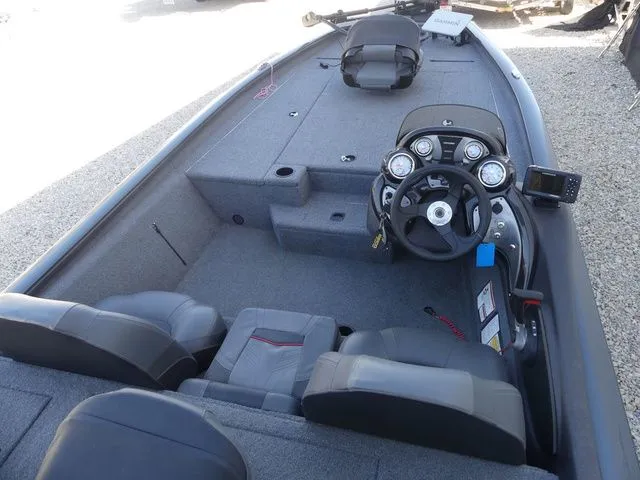 Slide: The Image of Tracker Pro Team 190 TX 2022 - 10