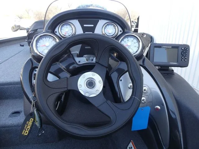 Slide: The Image of Tracker Pro Team 190 TX 2022 - 15