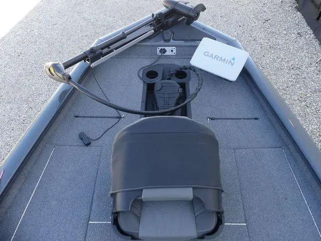 Slide: The Image of Tracker Pro Team 190 TX 2022 - 18