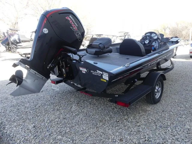 Slide: The Image of Tracker Pro Team 190 TX 2022 - 7