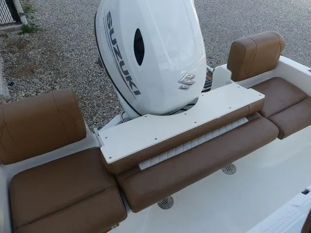 Slide: The Image of Pioneer 180 Islander 2026 - 12